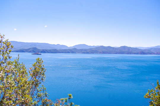 泸沽湖山水风景