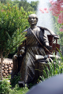 闯关东雕像