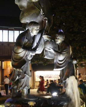 乌镇景区门口雕塑