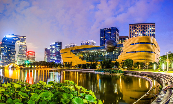 杭州低碳科技馆夜景