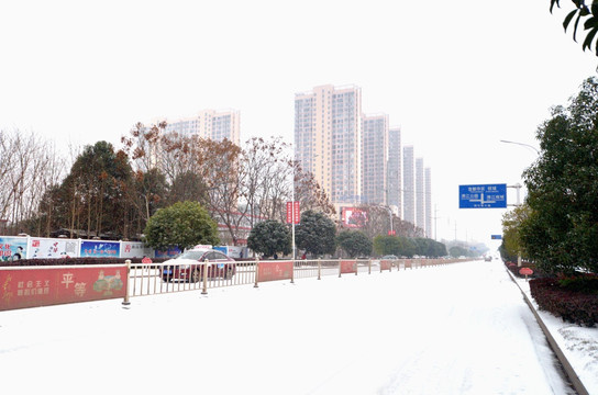 街道雪景