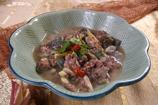 药膳煮水鱼