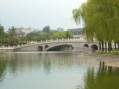 西安大唐芙蓉园水景园林石拱桥