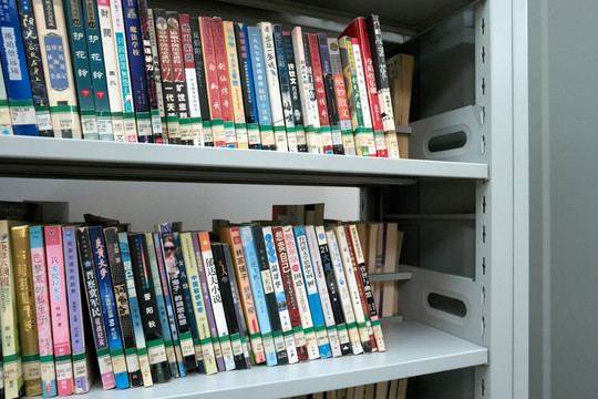 图书室书架