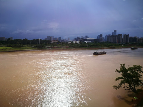 波光粼粼