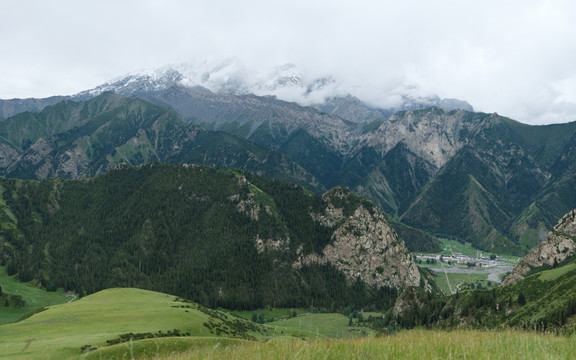 天山