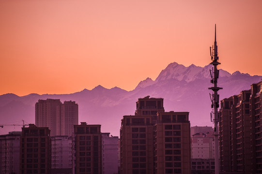 博格达雪峰