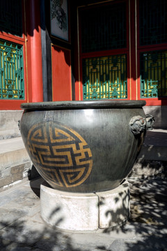 颐和园铜缸