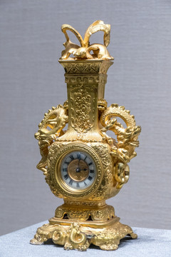 铜镀西洋钟