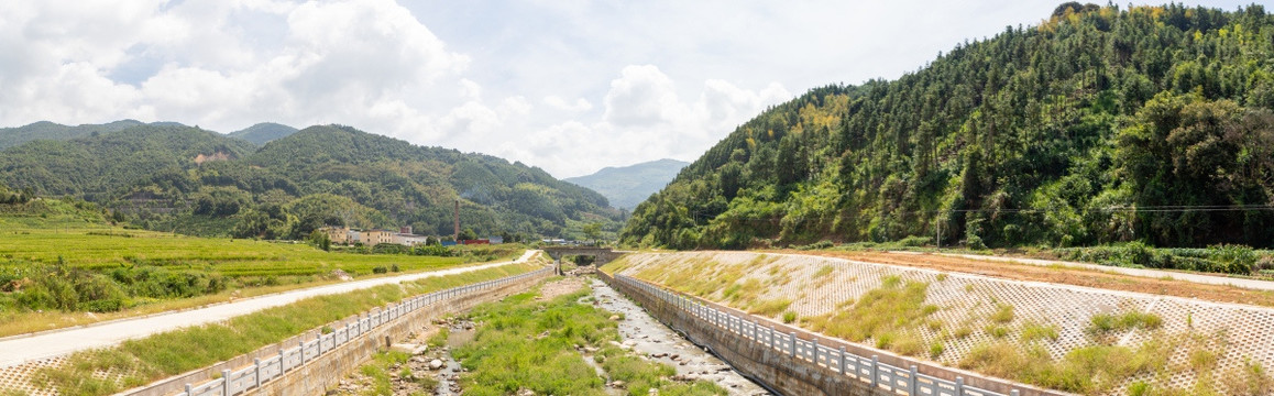 梅峰村