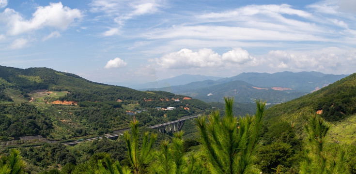 蓝天大山