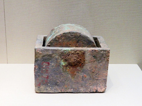 西汉青铜大棺椁轮