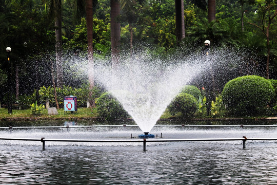 水中喷泉