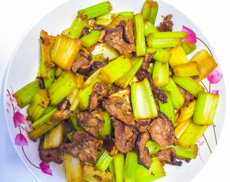 芹菜炒牛肉