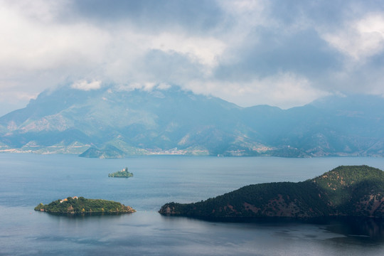 云雾泸沽湖