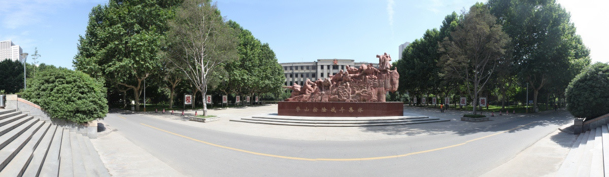 华山抢险战斗英雄集体雕塑全景