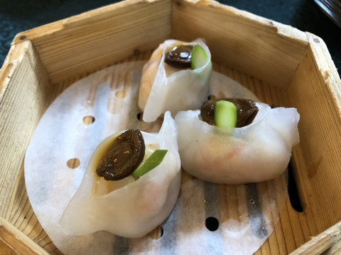 粤式茶点鲍鱼仔虾饺