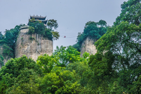 窦团山