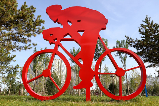 骑自行车雕塑