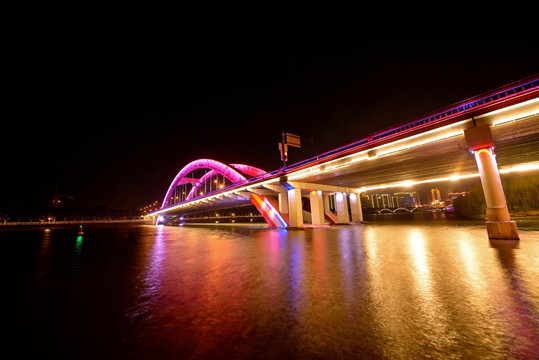 金华双龙大桥夜景紫色灯光