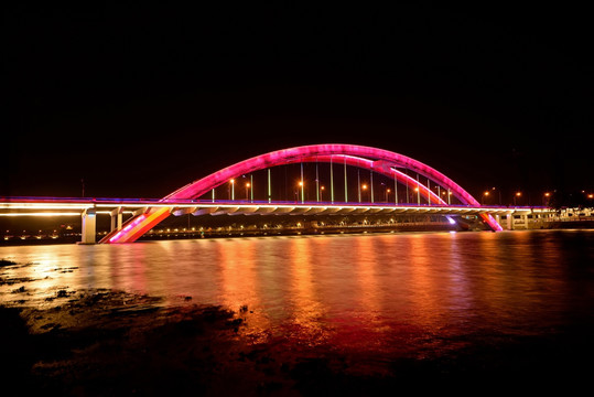 金华婺江双龙大桥夜景紫红色