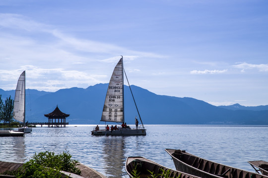 云南抚仙湖山水风光