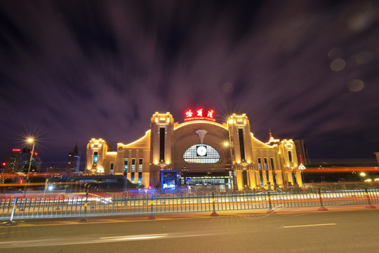 哈尔滨站夜景