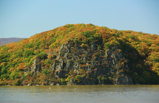 镜泊湖秋色