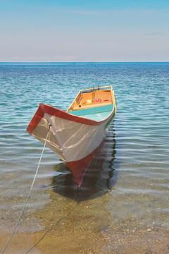 海边木船小船