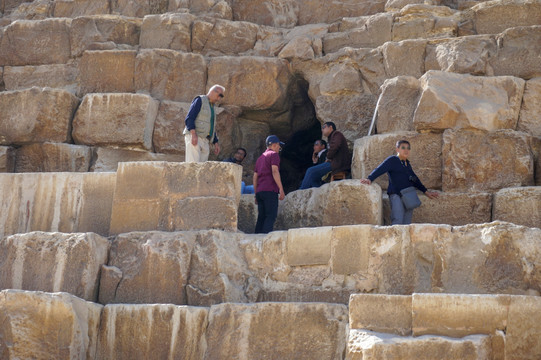 埃及金字塔墓穴入口