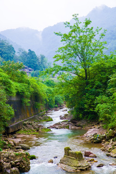 山涧流水