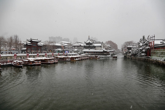 南京秦淮河古建筑暴风雪城市风光