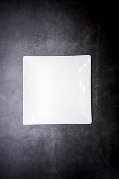 方形白色餐盘
