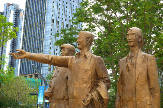 深圳特区建设弄潮儿雕塑