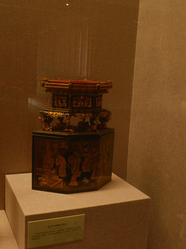 金漆菱形木雕馔盒