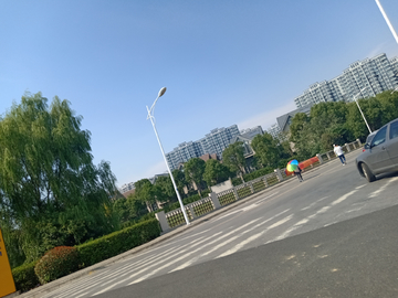 公路边