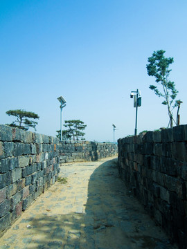 石墙壁路