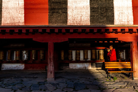 中国西藏昌都丁青孜珠寺转经廊