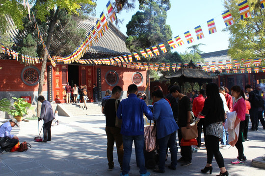 洛阳白马寺烧香