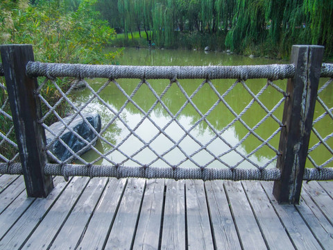 木桥围栏