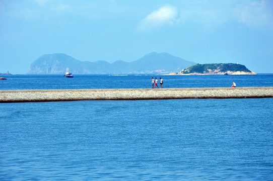 蓝天碧海