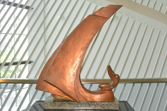 帆板运动雕塑