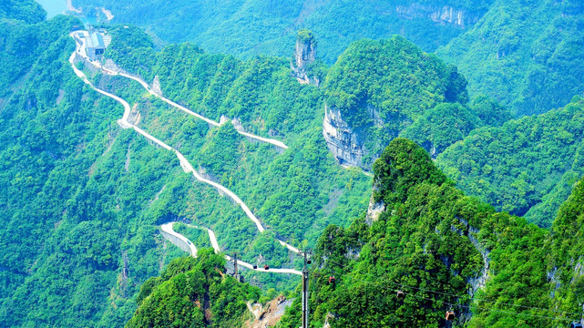 湖南张家界天门山索道天门山路