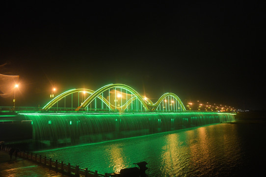 夜灯下的吉水大桥