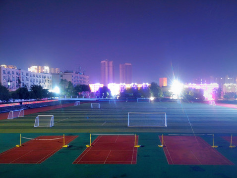 遂宁市安居育才中学夜景