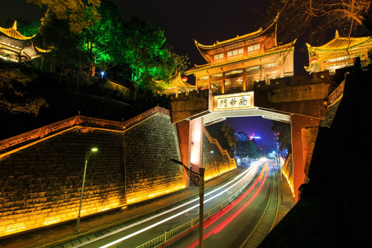 湖南凤凰古城南华门夜景