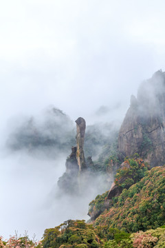 云雾缭绕三清山