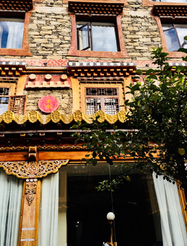 日隆镇藏式建筑