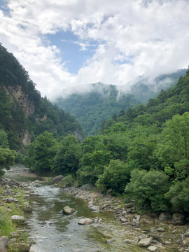 黄柏塬太白县秦岭风光溪流