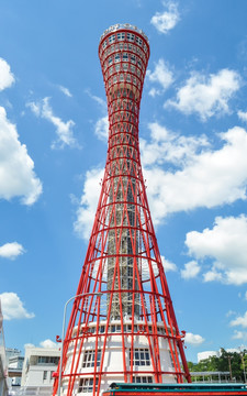 蓝天下的日本神户塔